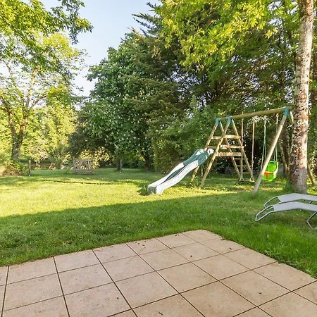 Ferienhaus Confortable Avec Jardin Et Piscine Commune - Fr-1-306-1325